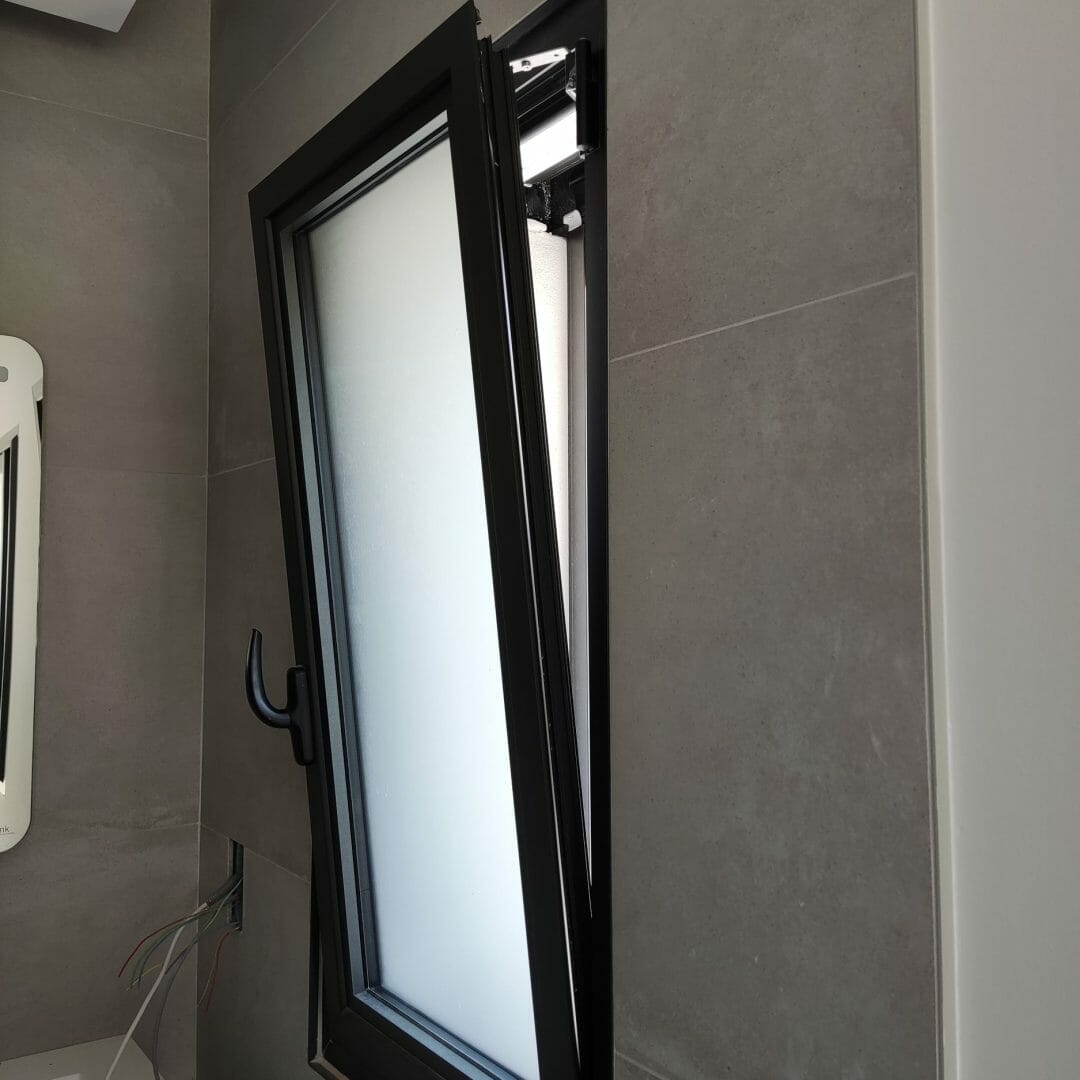 fenêtre en aluminium sur mesure par Alu Carmignanais (30)