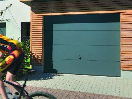 Porte de garage en aluminium